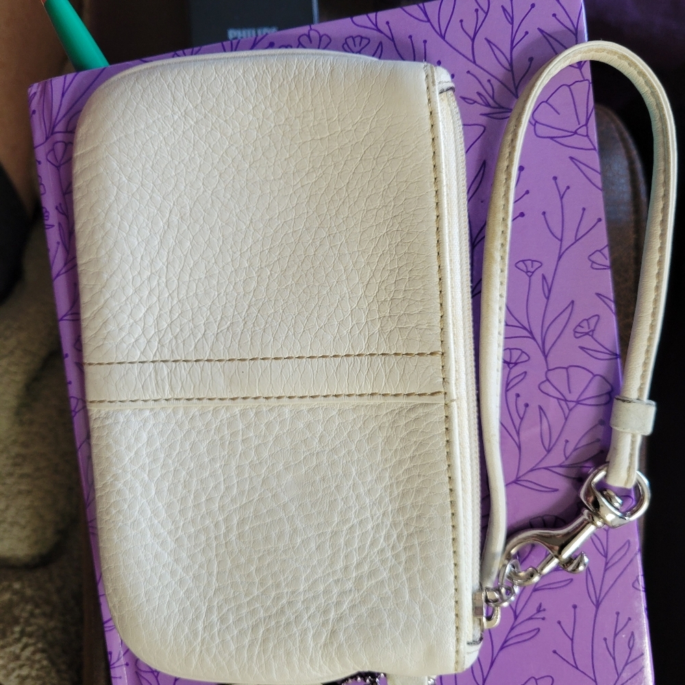COACH wristlet off white w/purple interior NWOT w/white drawstring bag 6"L x 4"